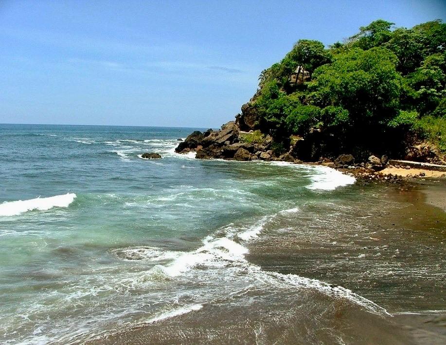 Hotel with Private Beach Access in El Salvador